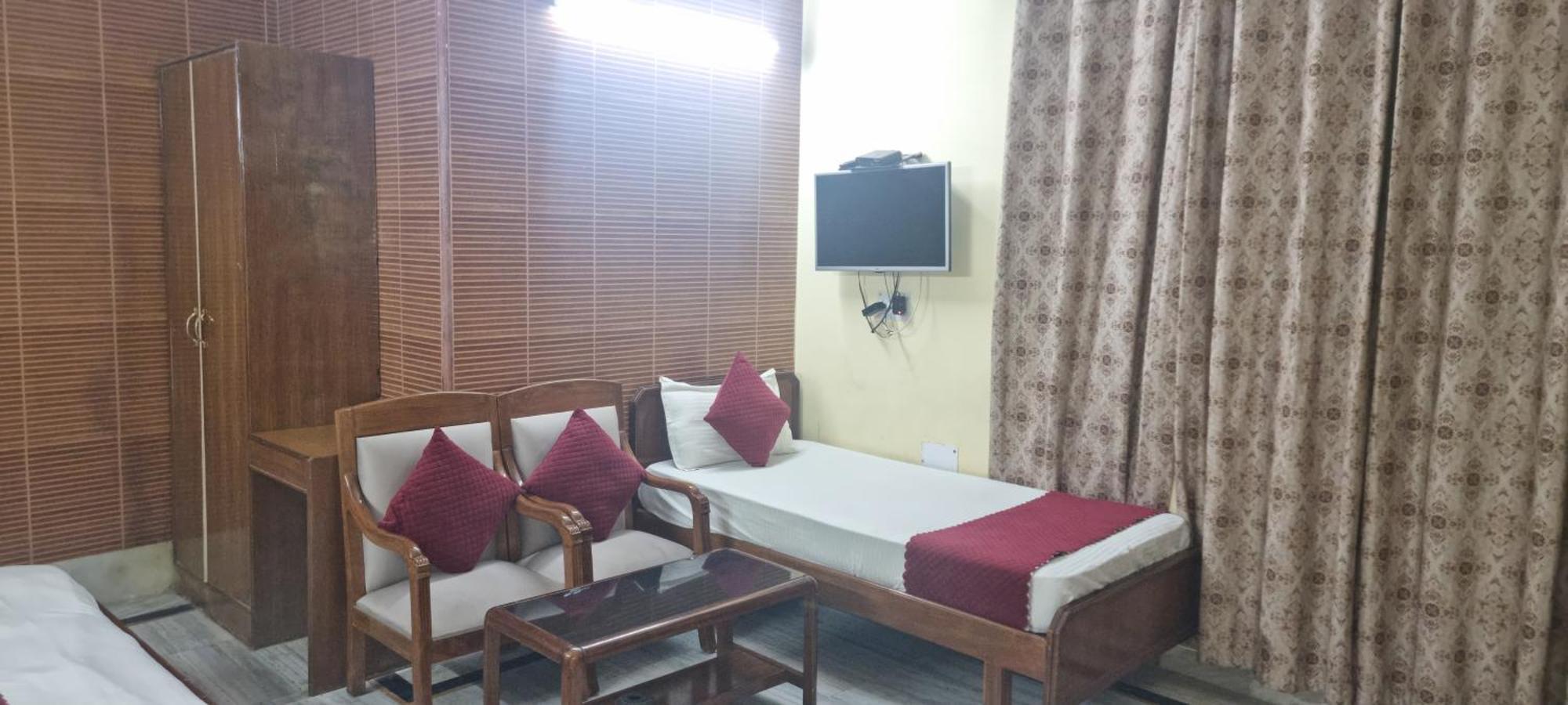 Hotel Har Ki Pauri By Around Stays Haridwar Exterior photo
