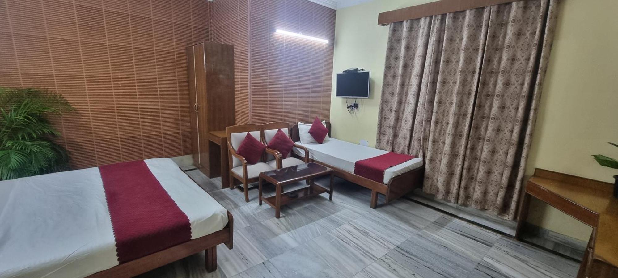 Hotel Har Ki Pauri By Around Stays Haridwar Exterior photo