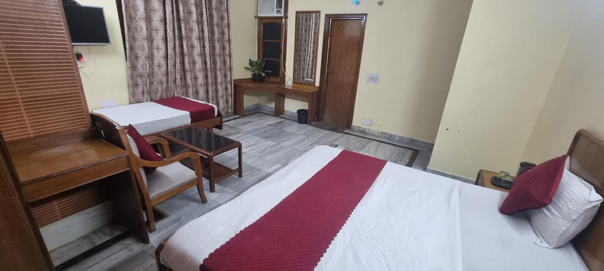 Hotel Har Ki Pauri By Around Stays Haridwar Exterior photo